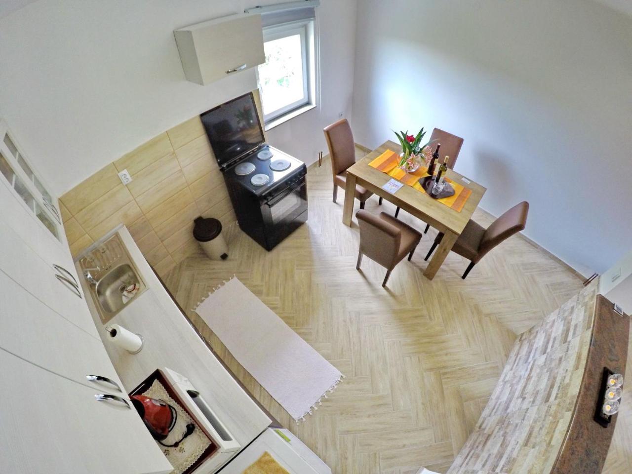 Apartments Pravica Требинє Екстер'єр фото