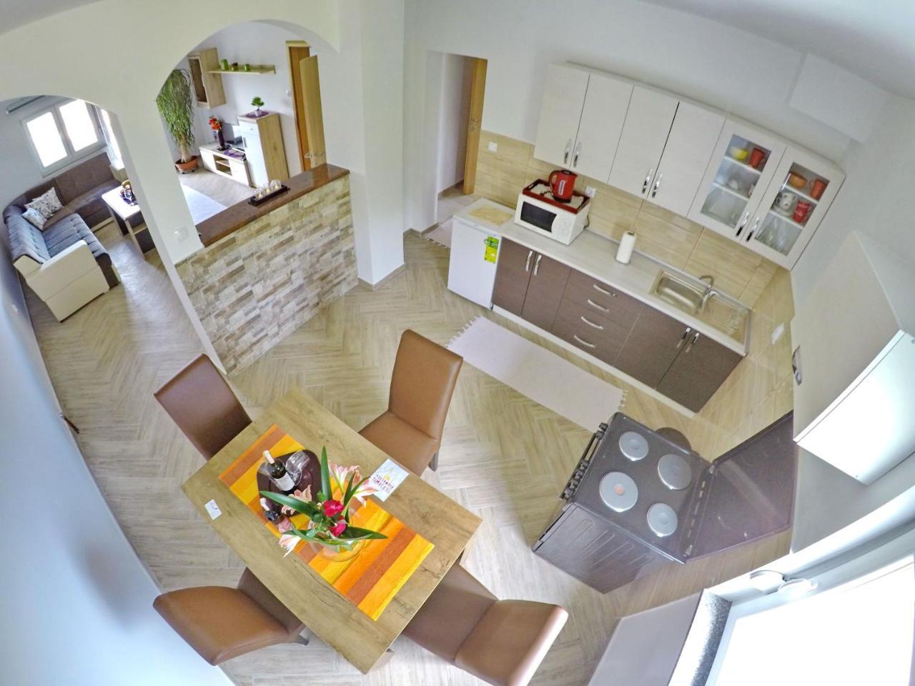 Apartments Pravica Требинє Екстер'єр фото