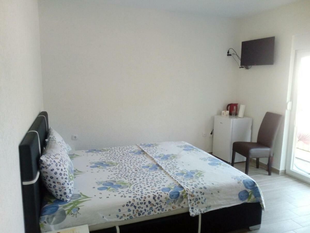 Apartments Pravica Требинє Екстер'єр фото